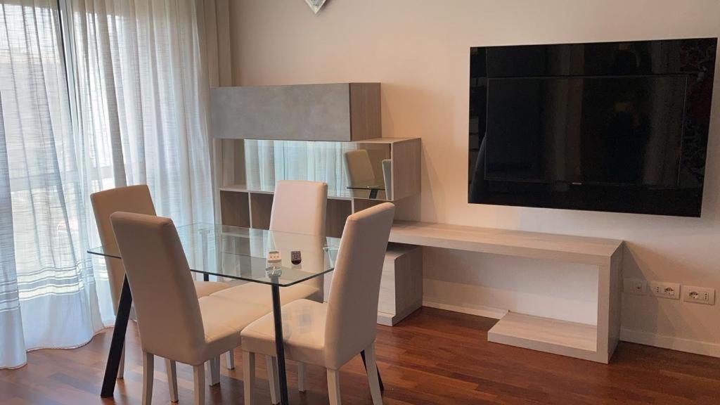 Achille Apartment Milaan Buitenkant foto